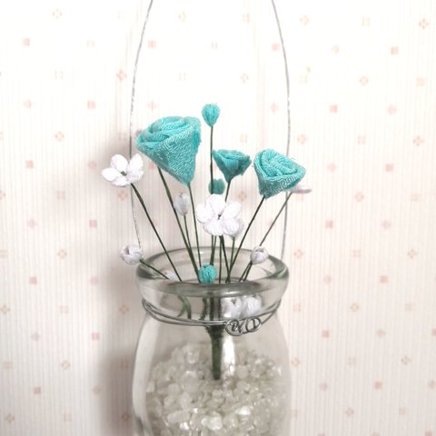 ♡バラと白い小花♡　約11cm　つまみ細工　ミントグリーン✕白　(壁飾り、スワッグ、花束)