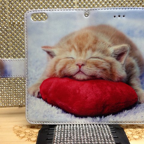 新品送料無料iPhoneケース　手帳型　居眠り猫