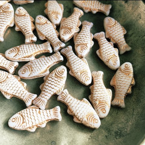 【2コセット】#czech beads#チェコビーズ　fish 25✖️12㍉　white/copper