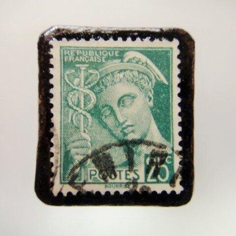 フランス　切手ブローチ 3916
