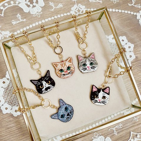 \オンライン先行/猫さん刺繍と3wayチャームブレスレット