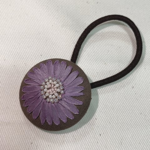 花刺繍ヘアゴム　ラベンダー🔮💜　くるみボタン　秋冬　コスモス