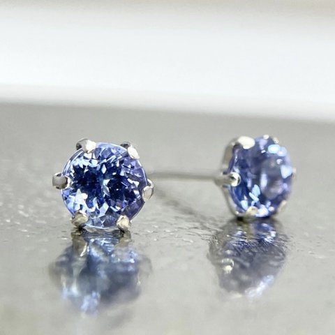 ～12月誕生石　スタッド タンザナイト～  No.2246  PT  タンザナイト  1.00ct  ピアス