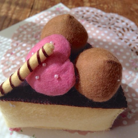 夢のケーキ屋さんフェルトのままごとケーキ