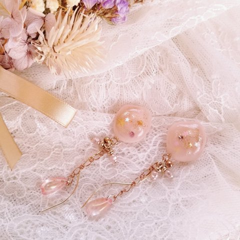 ガーリー くすみピンク ロング 花びら ピアス イヤリング