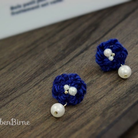 コロンとお花の毛糸ピアス★Navy