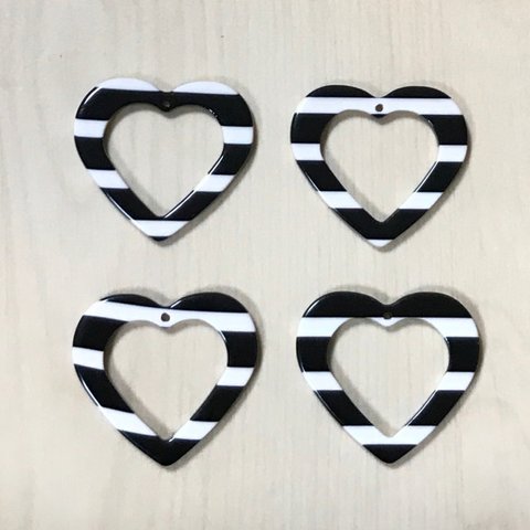 BLACK WHITE HEART BORDER STRIPE CHARM 