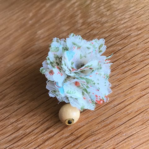 【SOLD】お花のころんと木の丸イヤリング