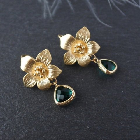 【16KGP】water lily エメラルド ピアス