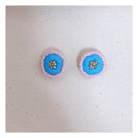 フェルト刺繍イヤリング