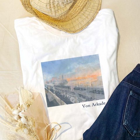 【Tシャツ】アーケードから｜amanico　風景画Tシャツ