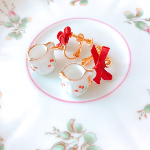 耳元でお茶会イヤリング🍒さくらんぼ金彩×レッド🎀