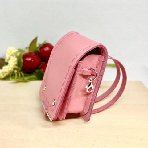革細工　ミニチュアランドセル　一つ　miniature school bag.