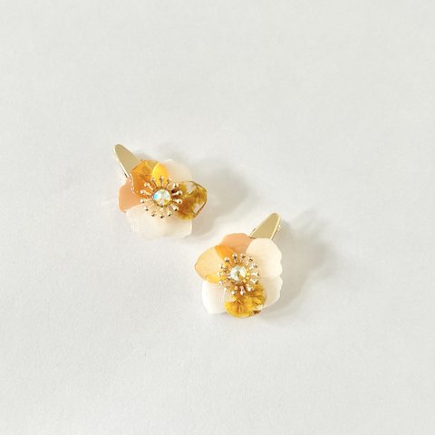 ●cs●ドライフラワー入りお花のミニヘアクリップ●山吹色●オレンジ●