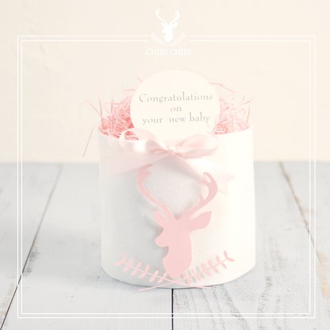 出産祝い 女の子 おしゃれ かわいい おむつケーキ ミニ 鹿の紋章のおむつケーキ ピンク