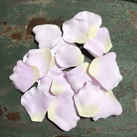 【35枚】ローズの花びらパーツ   ライトピンク  ローズペタル