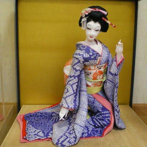 想い　舞妓さん　日本人形