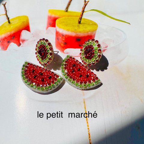 スイカのビーズ刺繍ピアス