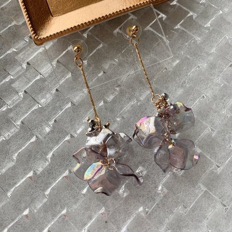 特別価格♡ 花びらピアス　春　大ぶり　アクセサリー　母の日