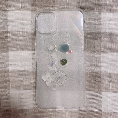 白紫陽花のiPhoneケース 