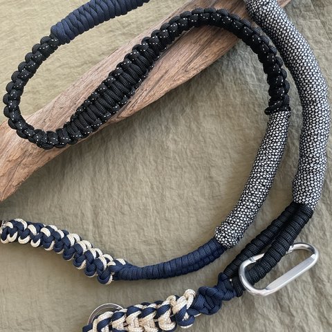 パラコードのストラップ　navy black wood ball無しタイプ