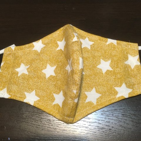 立体マスク　(スター マスタード)