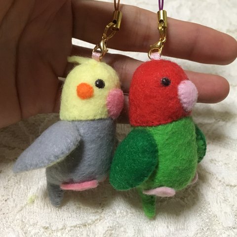 オカメインコとコザクラインコのストラップ