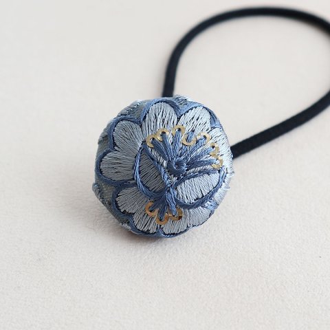 インド刺繡　花柄のブルーレース　ヘアゴム