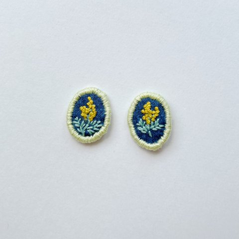 再販○刺繍ピアス【ミモザと明るい緑】