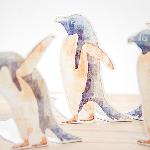 立てられるペンギンのメッセージカード【水彩アート風】
