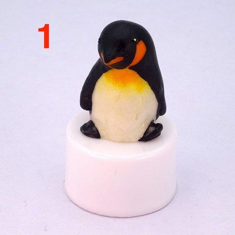 LEDキャンドルライト付き人形シリーズ「ペンギンワールド」コウテイペンギン