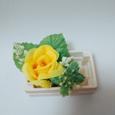 友達へのプレゼントに！幸福の黄色いバラ