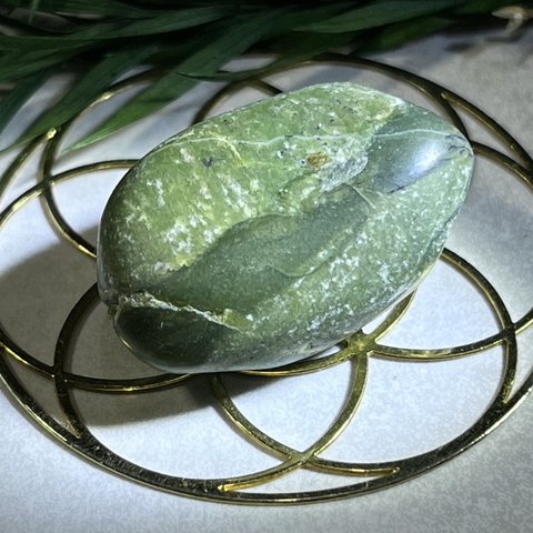 ドラゴンアイ໒꒱ ̖́-　グリーンオパール　龍の目　原石　タンブル