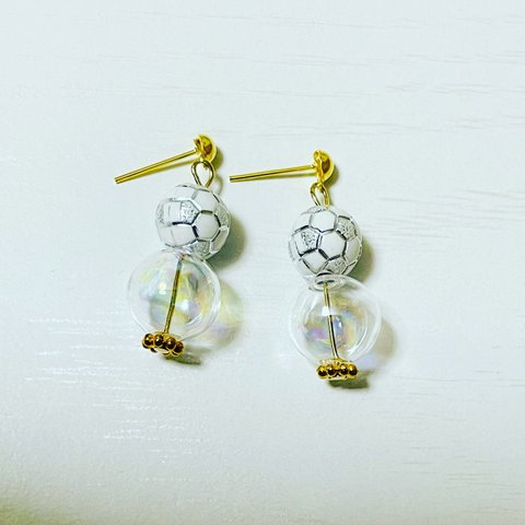 サッカーボールピアス