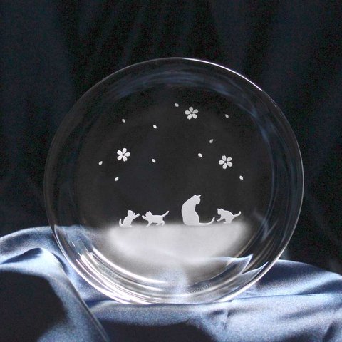 【桜舞う季節】猫モチーフのガラス小皿 ★名入れ加工対応品（有料）
