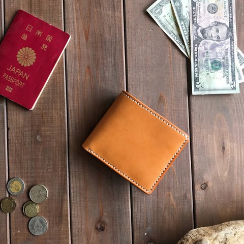 アメリカンオイルレザーを使用したキャメル色の二つ折り財布