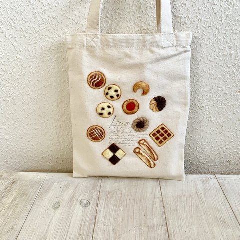 Cafe-sweets☆羊毛刺繍 キャンバストート〜クッキーアソート🍪🧇🍪