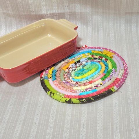 スクラップ布で作った鍋しき  Pot mat