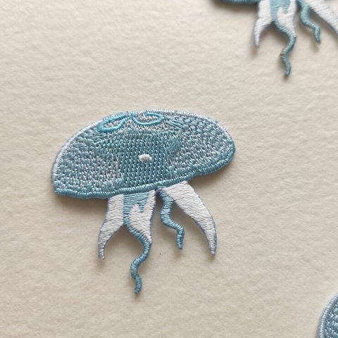 刺繍ワッペン　くらげ