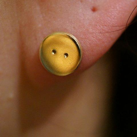 button pierce (gold)