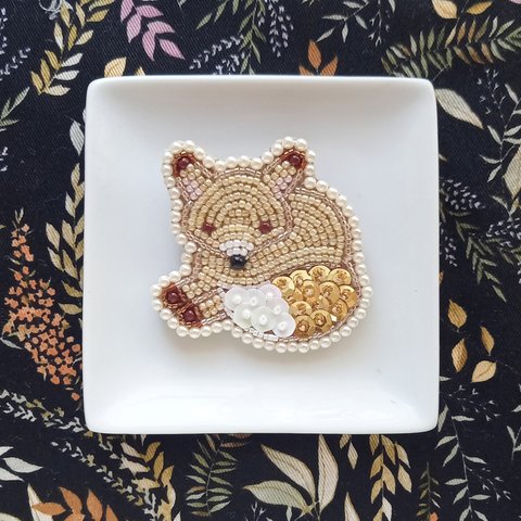 ビーズ刺繍＊きつねのブローチ