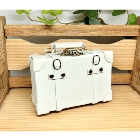 革細工　ミニチュアトランク　miniature trunk.