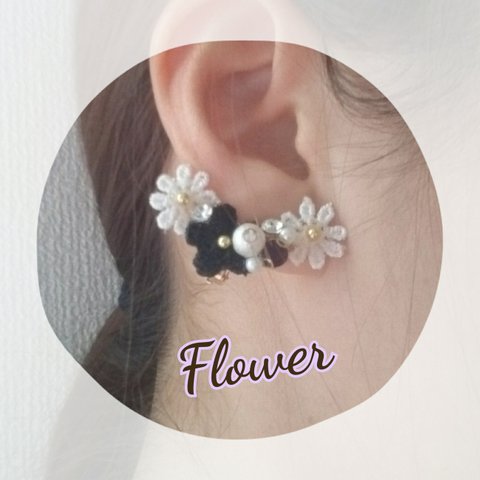 近々販売予定！ビジューとレースのflowerのイヤーカフﾟ･*:.｡❁