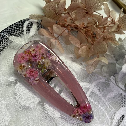 ヘアクリップ　お花をぎゅっと💐閉じ込めてかわいいピンク系