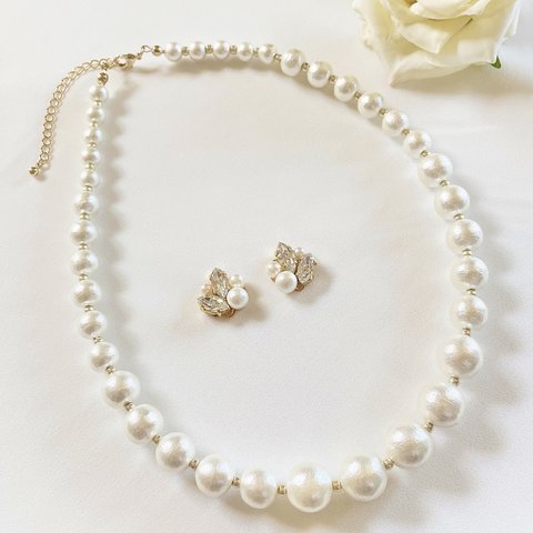 スワロフスキービジューピアス/イヤリングとコットンパールのショートネックレス２点セット　七五三　結婚式　入学式　卒業式