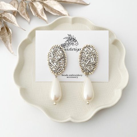 Galaxy pearl earrings < silver >