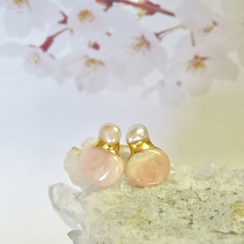 ＊此の花咲くや＊Pink opal × Freshwater pearl／金継ぎピアス／M size