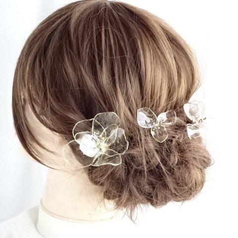 初夏のまとめ髪のアクセントにアメリカンフラワーのヘアアクセサリー 