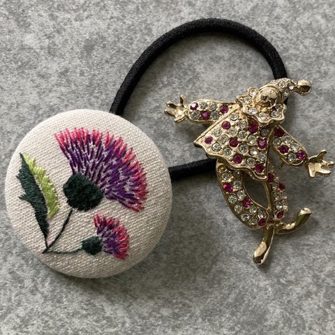 刺繍🪡　くるみボタン・ヘアゴム、あざみ