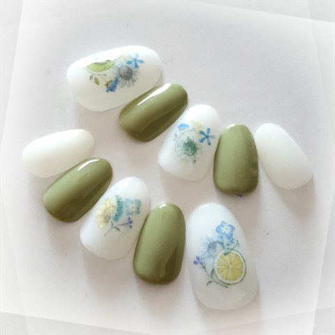 Botanical Candle Nail AshGreen